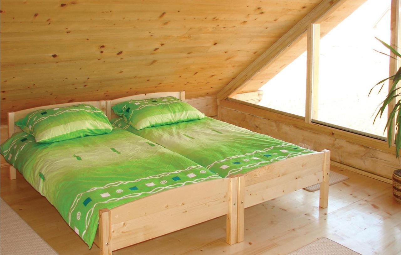 3 Bedroom Cozy Home In Mscice Podamirowo Екстер'єр фото